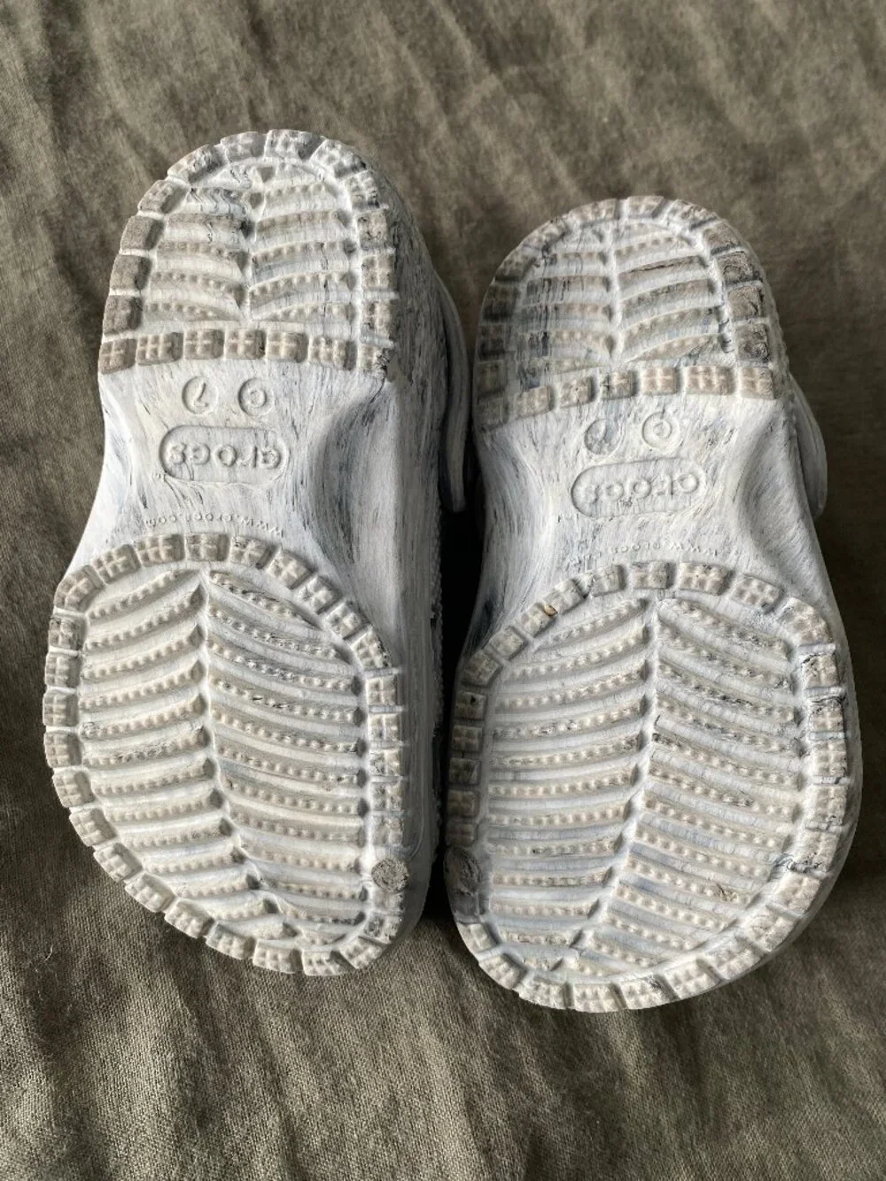 Crocs Kids' Marbled Classic Clog, Grey Swirl, Size C7